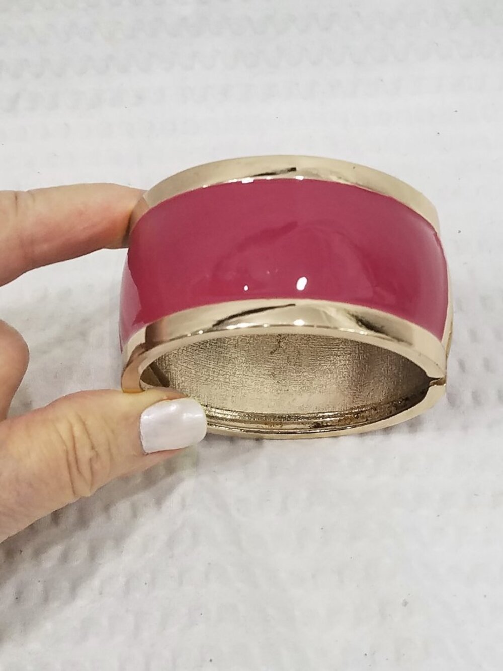 New! Hot Pink Enamel Domed Clamper Bracelet Gold Tone Hinged Oval Bangle